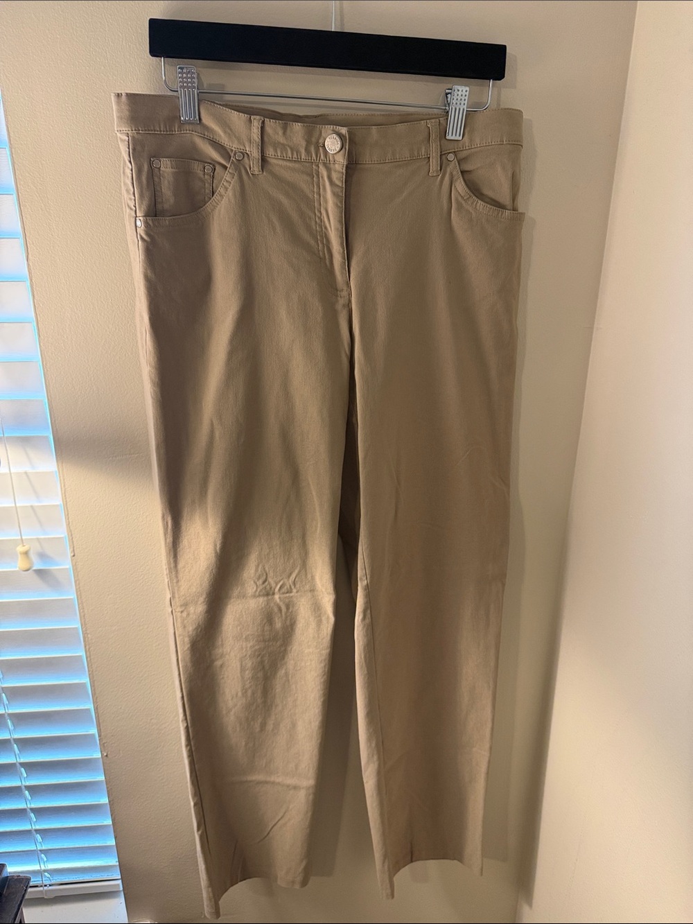 Classic Women's Khaki Straight-Leg Pants